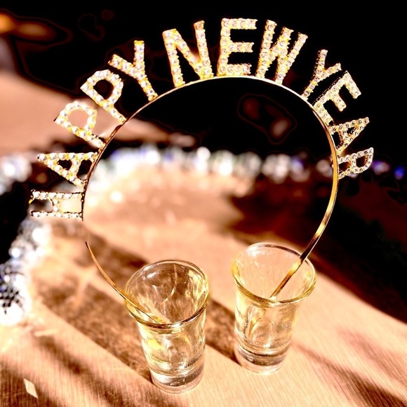 HAPPY NEW YEAR TIARA - Picture 12 of 14